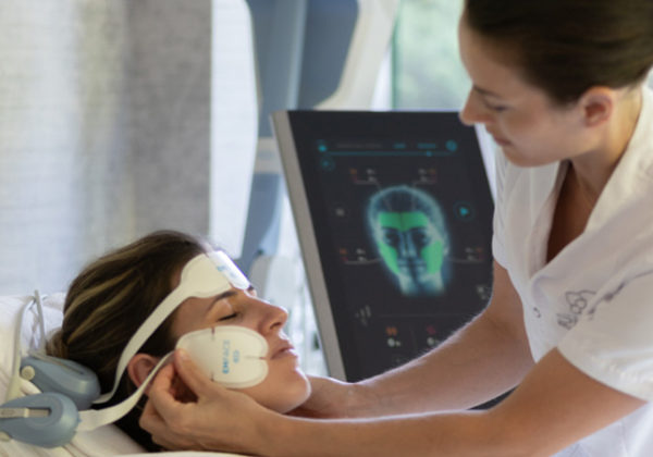EMFACE: lifting treatment without needles, bruises or fillers