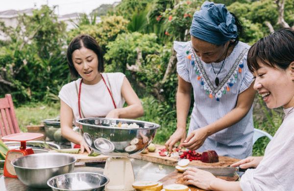 The key to the ‘blue zones’: sharing microbiota promotes longevity