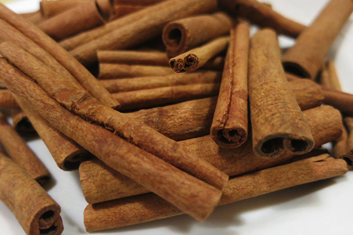 CINNAMOMUM CASSIA