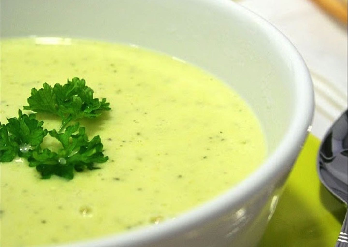 Receta sana con calabacín y menta